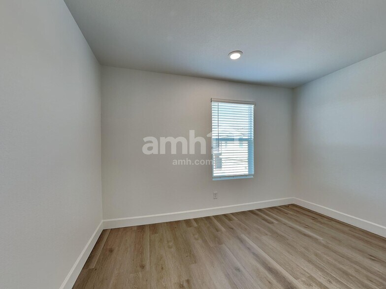 Building Photo - 10573 Lagaspi Dr