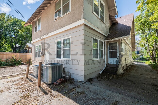 Building Photo - 446 N Fountain St