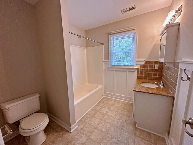 Building Photo - Updated Home in the Heart Of Chesterfield