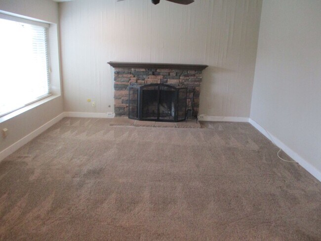 Building Photo - Desirable Santee 4 Bedroom Home!