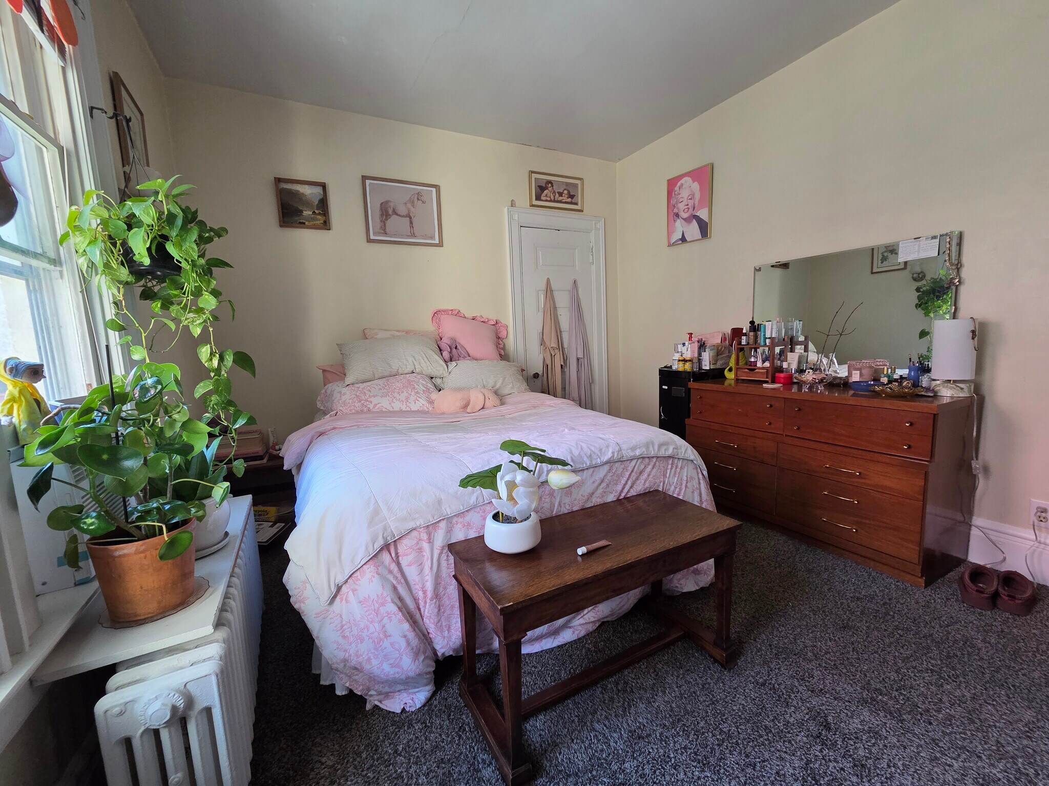 Building Photo - 165 W Broadway St