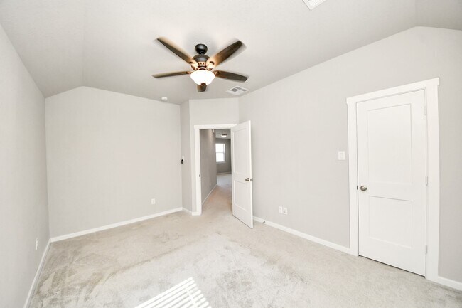 Building Photo - 24754 Levante Dr