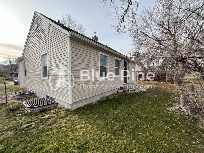 Building Photo - 1322 S 4th Ave