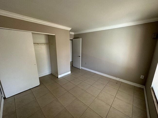 Building Photo - 1830 Maravilla Ave