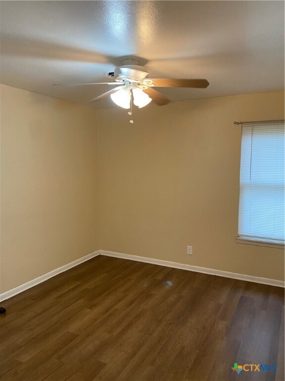 Building Photo - 906 San Antonio St