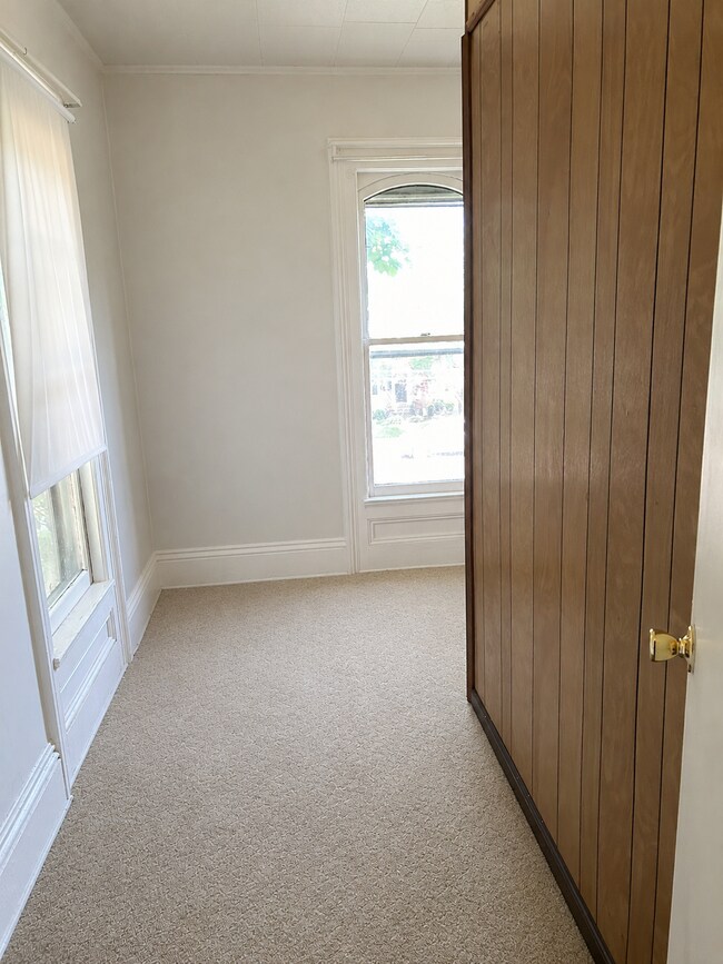 Building Photo - 1 Bedroom Apartment in Caledonia - Available August 22nd, 2026