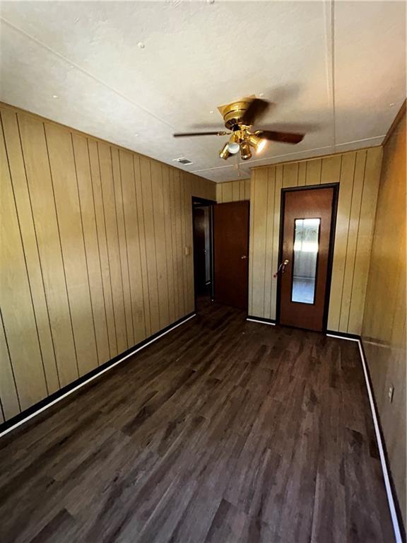 Building Photo - 2891 Village Green Dr