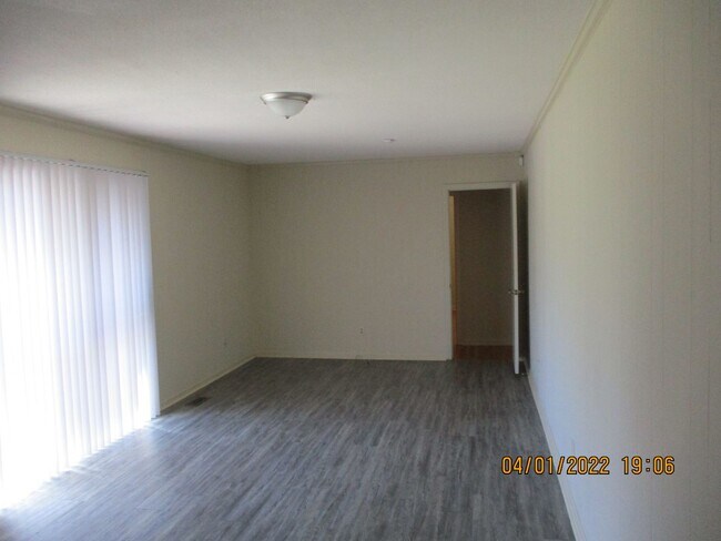 Building Photo - 2000 Acker Dr