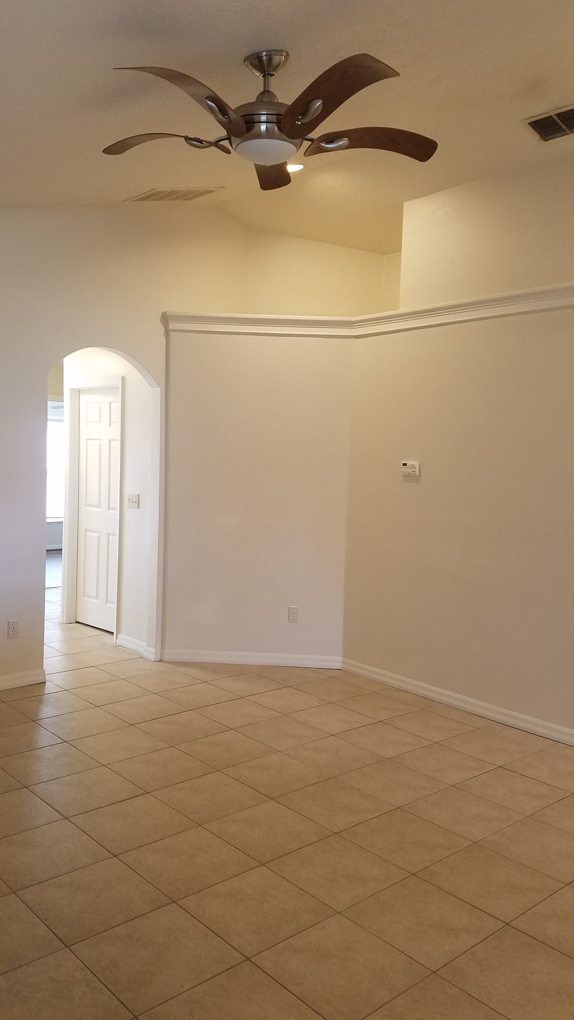 Building Photo - 2306 S Bumby Ave