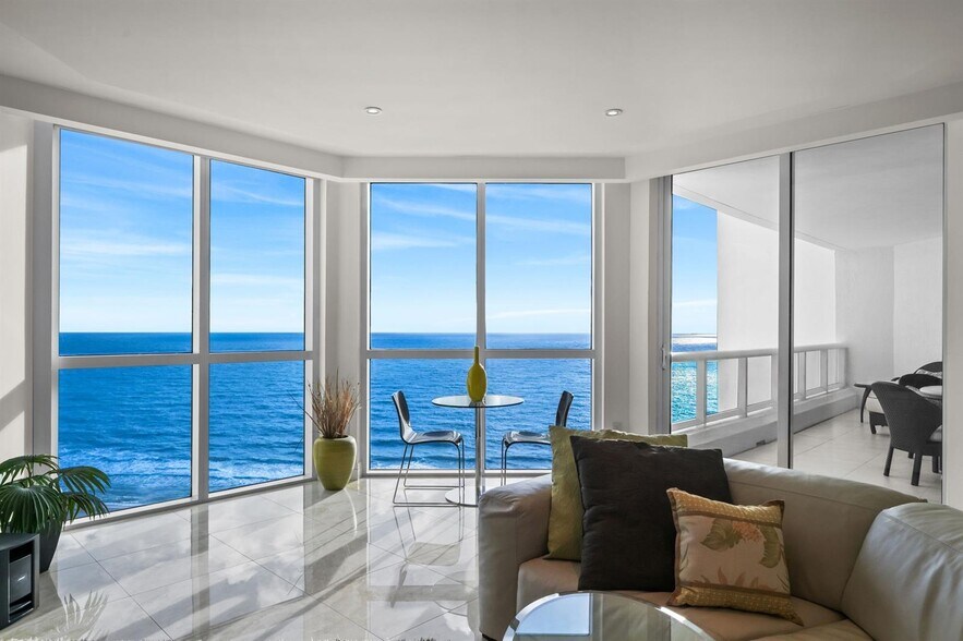 Building Photo - 101 S Fort Lauderdale Beach Blvd