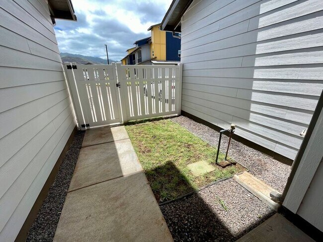 Building Photo - 91-1170 Hoonaauao Street