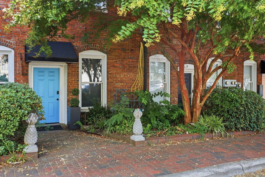 Building Photo - 122 S Market St