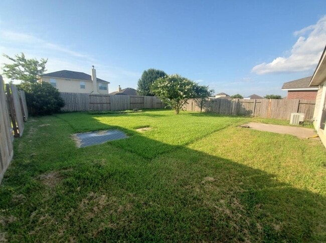 Building Photo - 14927 Diamond Way