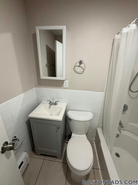 Building Photo - 134 Willard St