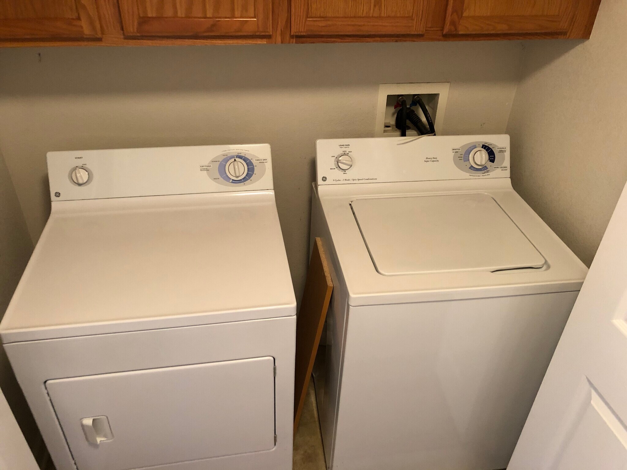 Washer/Dryer - 3752 Ponderosa Ct