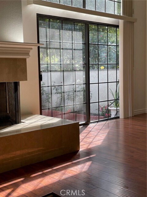Building Photo - 13 Sunstream