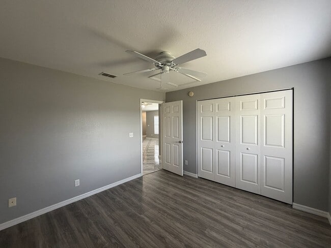 Building Photo - Morriston - 19 ACRE HIDDEN GEM!! **Won't Last**