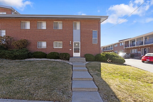 Building Photo - 403 W 87 Pl