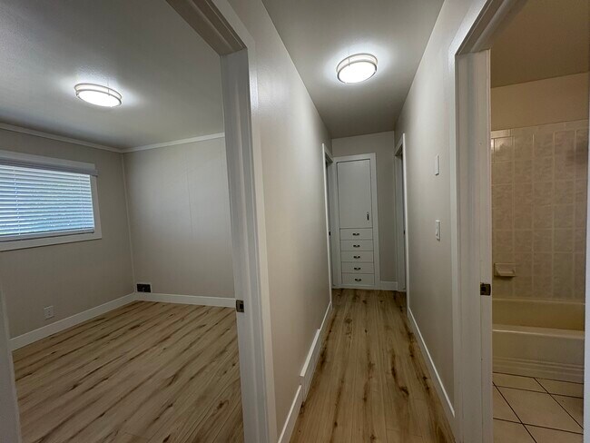 Building Photo - 1833 S Jeri Dr
