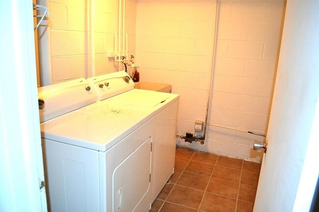 Building Photo - 1306 Forestdale Ct