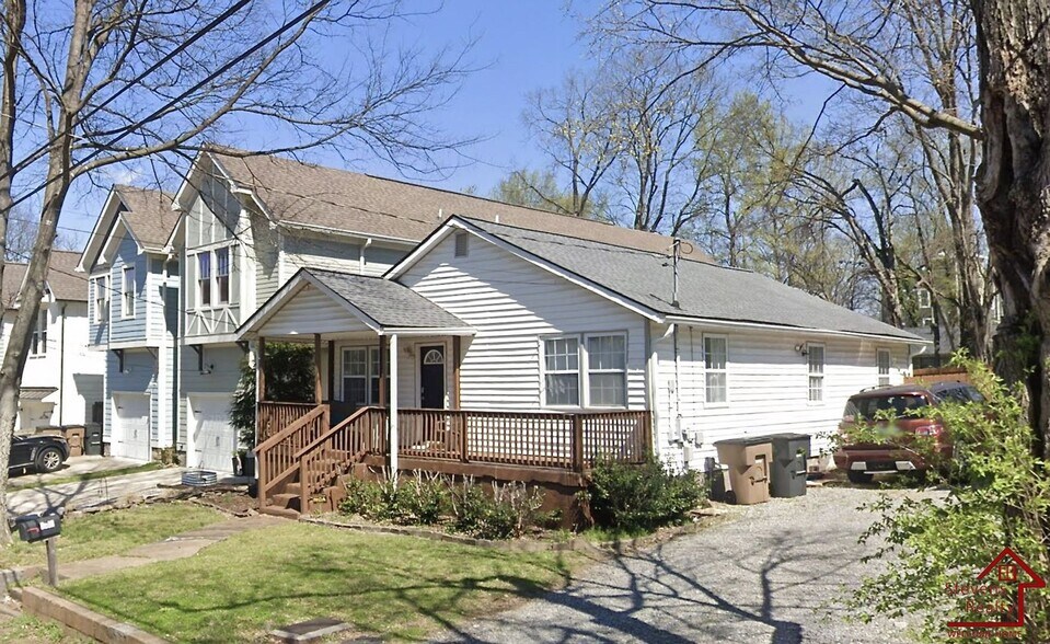 Building Photo - 2412 Chapel Ave