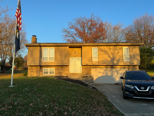 Building Photo - 814 Eastland Dr