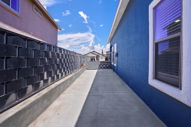 Building Photo - 14032 Tierra Vergel Dr