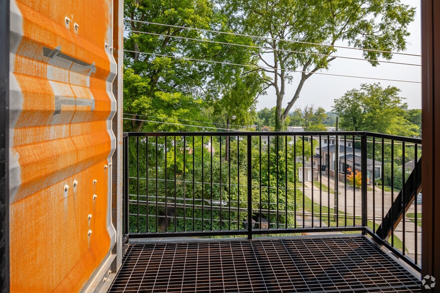1BR, 1BA - A1 - 640SF - Balcony - The Byrum
