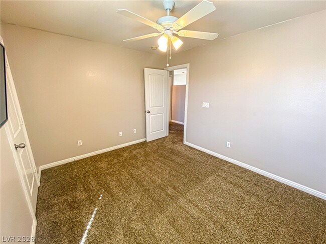 Building Photo - 6982 Majestic Palm Dr