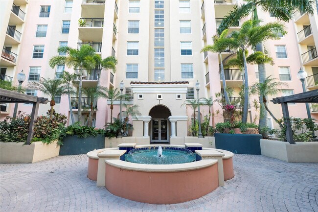 Building Photo - 520 SE 5 Ave