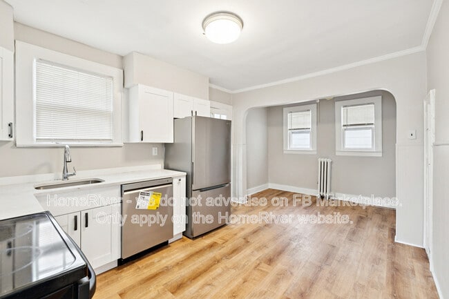 Building Photo - 11 Cedar St