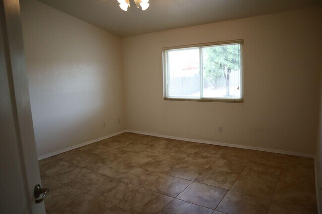 Building Photo - 2630 Lemoor Ct