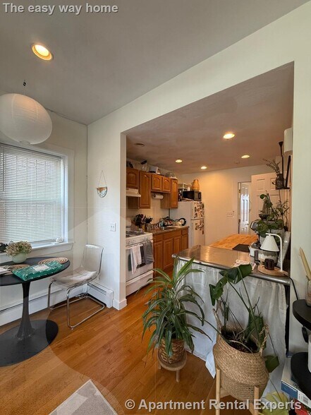 Building Photo - 300 Highland Ave