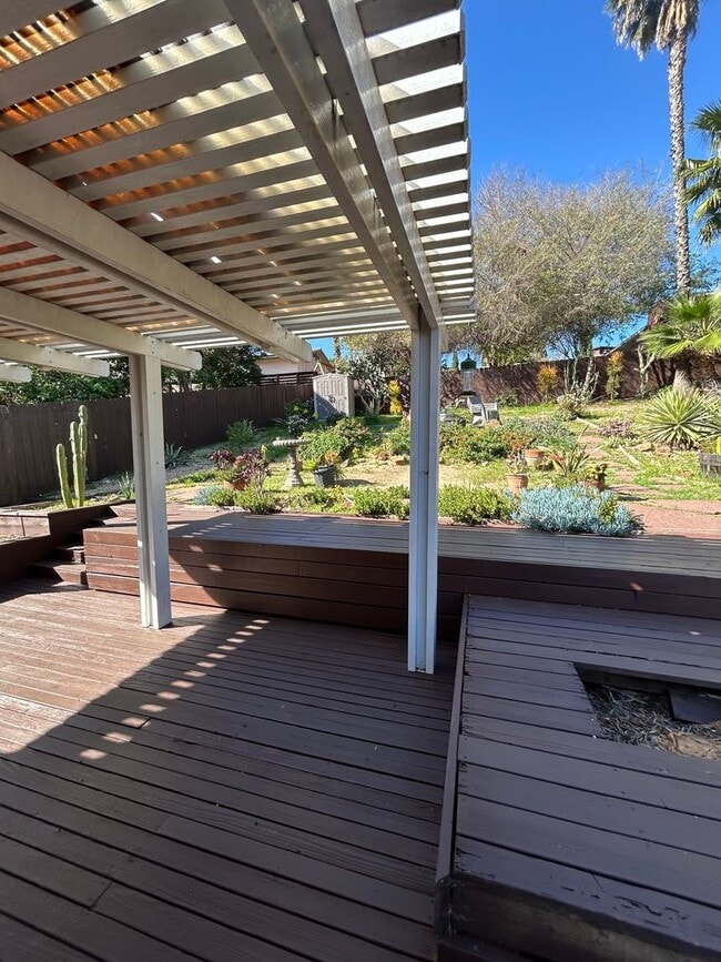 Building Photo - Charming 3 bedroom 1.5 bath home in La Mesa, with brand new Spa Jacuzzi! $3,295