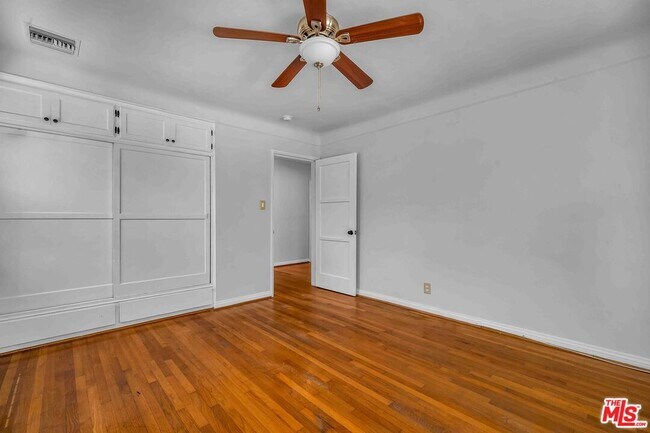 Building Photo - 3439 W 84th Pl