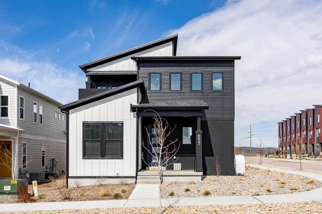 Building Photo - 6607 Purple Poppy Ln