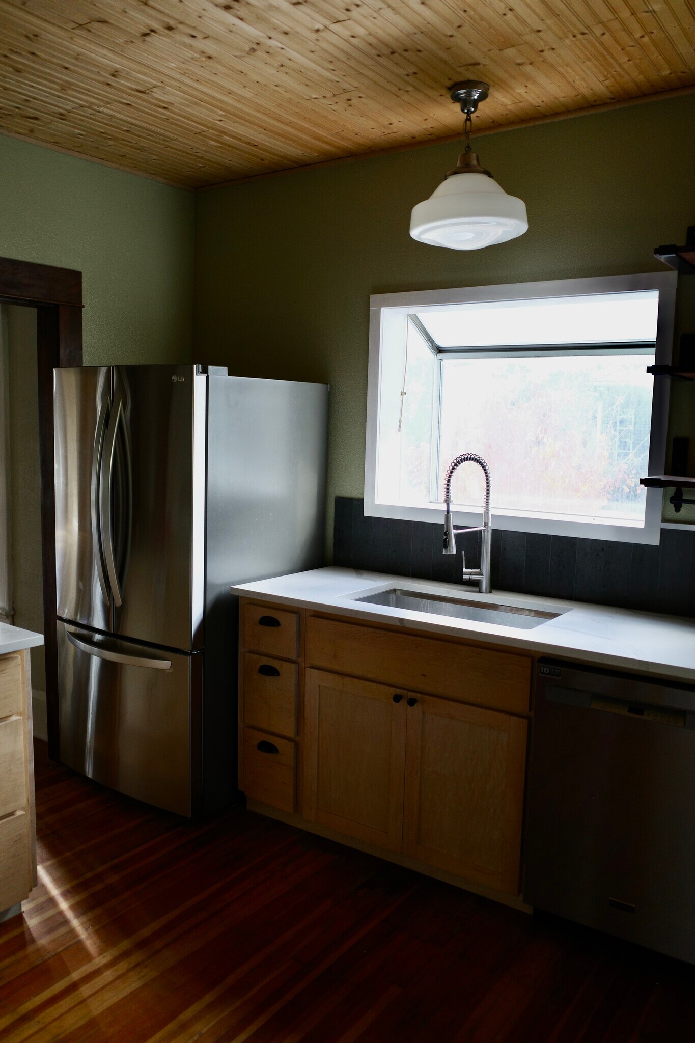 Kitchen - 8607 SE Morrison St