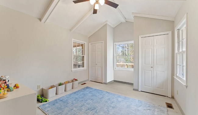 Building Photo - 388 Tall Oaks Dr NE