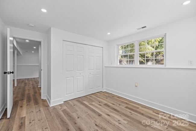 Building Photo - 7120 Clear Crossing Ln