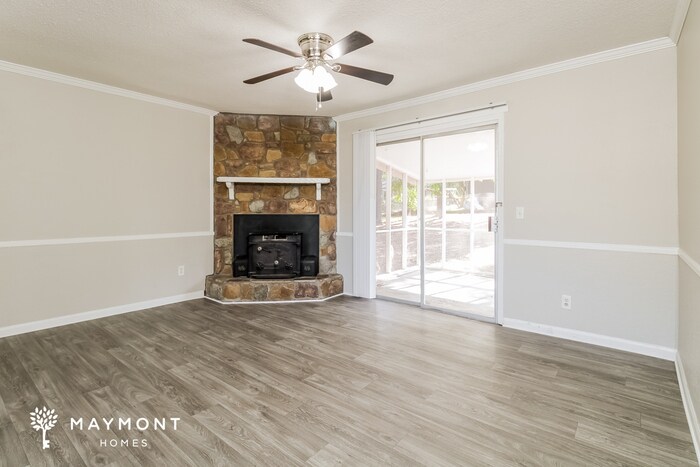 Building Photo - 2104 Hillbeck Dr