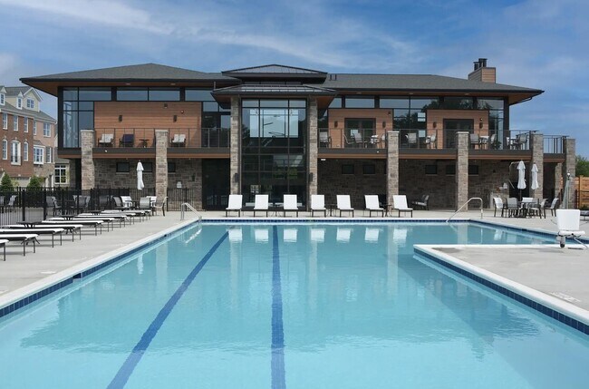 Building Photo - 2856 Ridington Rd