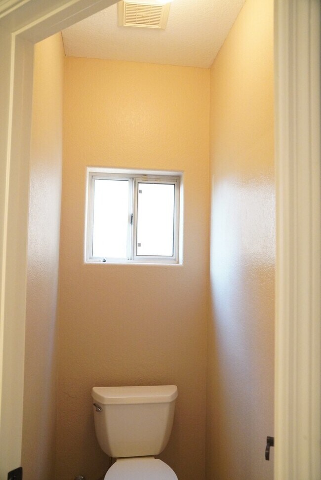 Building Photo - Beautiful Chandler Rental Dobson & Ray