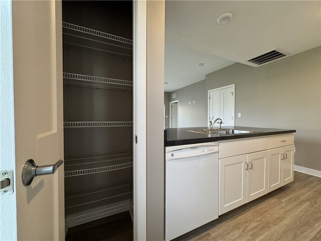 Building Photo - 29 Grn Spg Ln