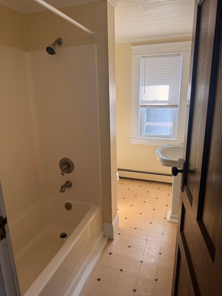 Building Photo - 46 S Main St