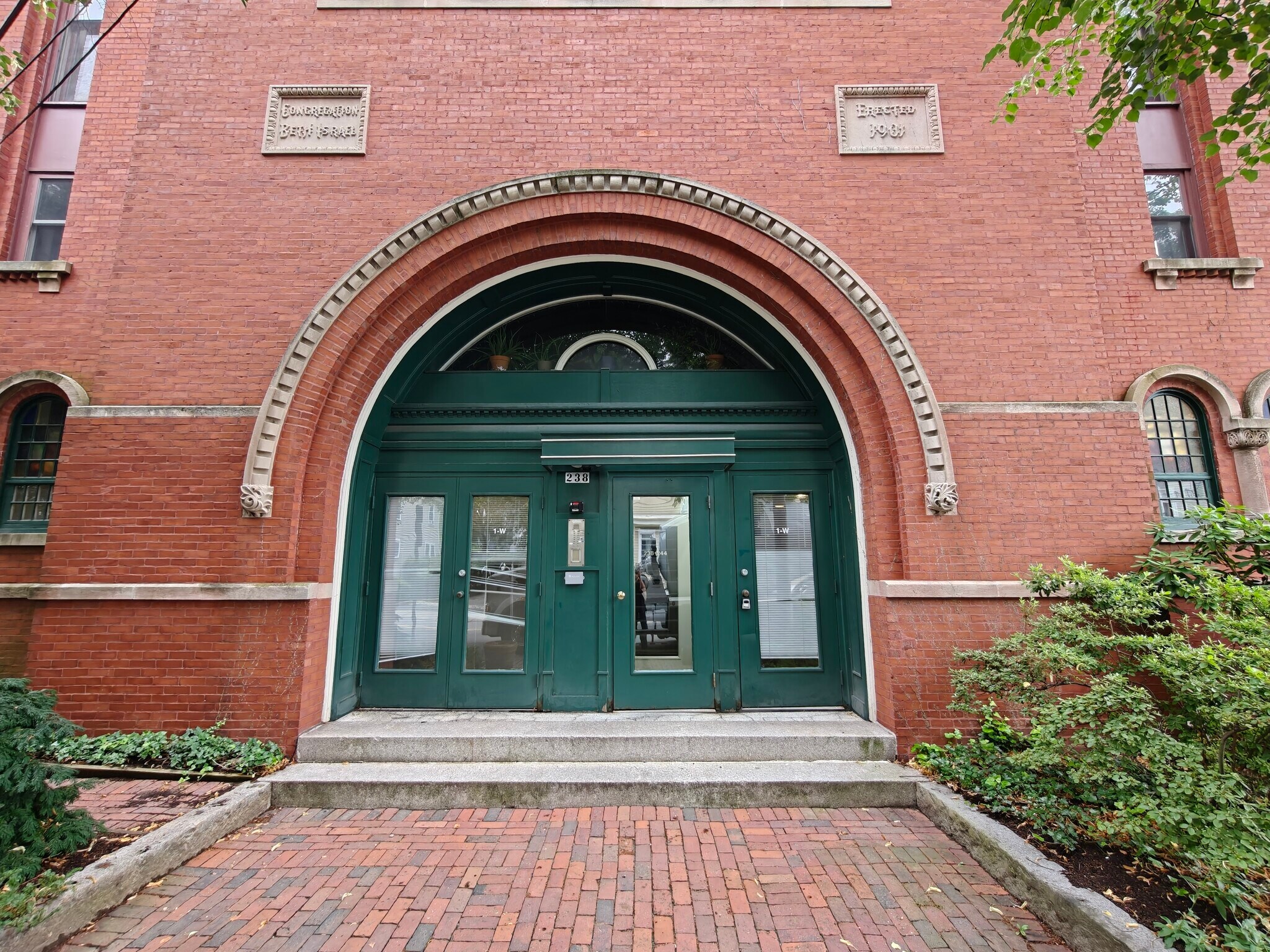 Building Photo - 238 Columbia St