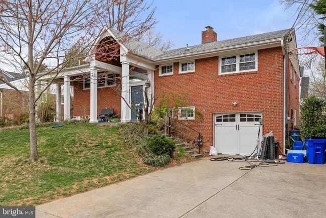 Building Photo - 5937 Avon Dr