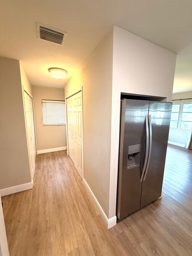 Building Photo - Modern Updated 3/2 in Winter Park Estates