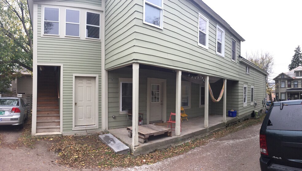 Building Photo - 196 Pine St