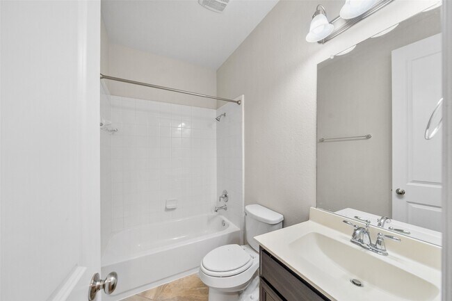 Building Photo - 752 Mayhill Ridge Ln