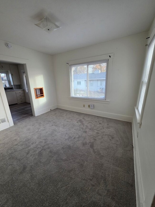 Building Photo - Benson Bungalow! 3 bedroom 2 bathroom